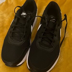 Nike Women’s air max sc black size 6.5